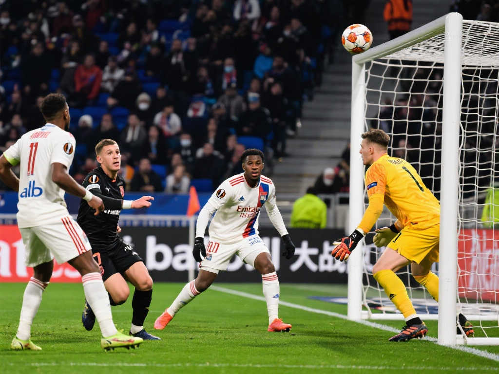 【欧联】马圭尔加时绝杀！曼联5比4惊险淘汰里昂，进球盛宴扣人心弦